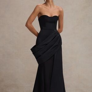 Club London - FALLEN
BLACK STRAPLESS CORSET MAXI DRESS WITH DRAPE size 6